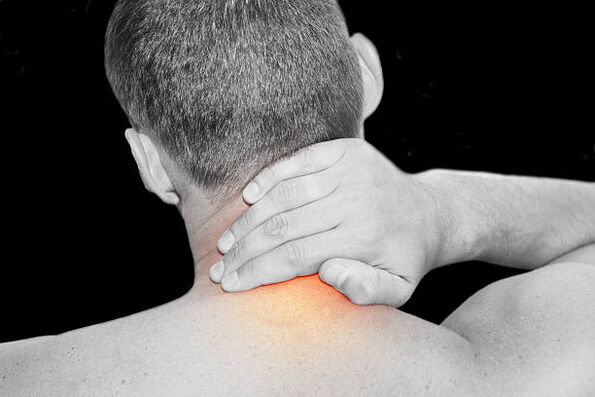 A nyaki gerinc osteochondrosisa egy férfiban